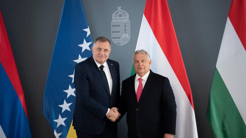 Orbán Viktor, Magyarország miniszterelnöke, hivatalos látogatás keretében fogadta Milorad Dodikot, a boszniai Szerb Köztársaság elnökét.