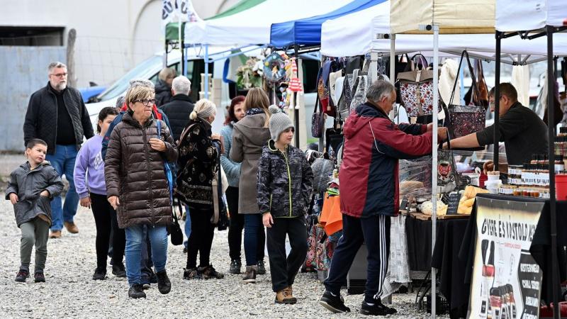 A Magyarok vásárának új helyszíne, az egri vásártér már készül a látogatók fogadására! A szervezők már minden részletet gondosan kidolgoztak, hogy egy igazán különleges élményt nyújtsanak. Ne hagyd ki a friss fotókat sem, melyekben megcsodálhatod a rendez