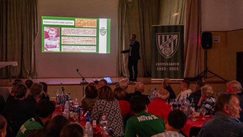 A Novai SE centenáriumi ünnepségén díszpolgári címeket is kiosztottak, ezzel is méltatva a közösség kiemelkedő tagjait.