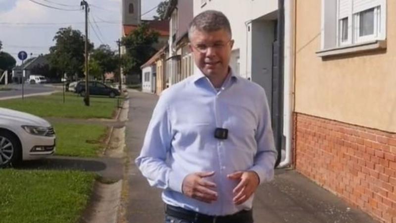 Itt van a Tisza menti „szeretetország” – egy vasi képviselő fenyegető üzenetet küldött Ágh Péter szüleinek.