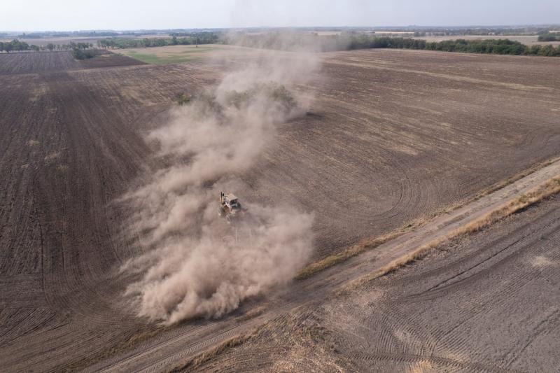 A magyar mezőgazdaság termelékenysége váratlanul drámai csökkenésnek indult, ami komoly aggodalmakat keltett a gazdasági elemzők körében. A G7 hírei szerint ez a tendencia nem csupán a mezőgazdasági szektorban dolgozók számára jelent kihívást, hanem az eg