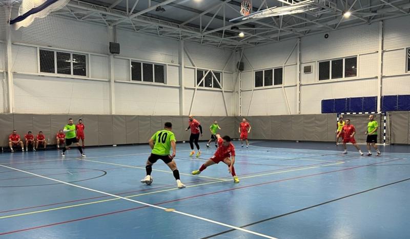 Futsal: Három csapat harcol a bajnoki trófeáért!