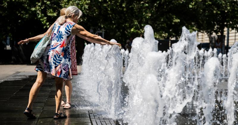 A tűző nap perzselő melege és 35 fokos forróság vár ránk, ahogy a nyár páros lábbal berúgja az ajtót a jövő héten.