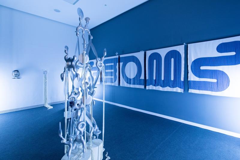Az Esterházy Art Award díjátadó ünnepségén elismerésben részesült egy kiemelkedő művész, aki a 3D-nyomtatás technológiáját alkalmazva készít lenyűgöző portrékat. Az esemény során a művész innovatív megközelítése és kreatív alkotásai méltó helyet kaptak a 