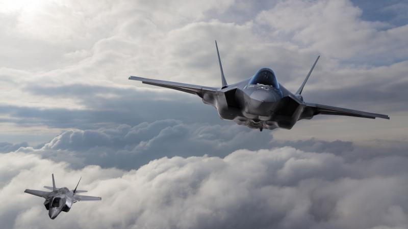Alaposan megújult a világ legfejlettebb vadászgépe: elkészült a T-3, amely az F-35-ösökhez hasonlóan forradalmi megoldásokat kínál.