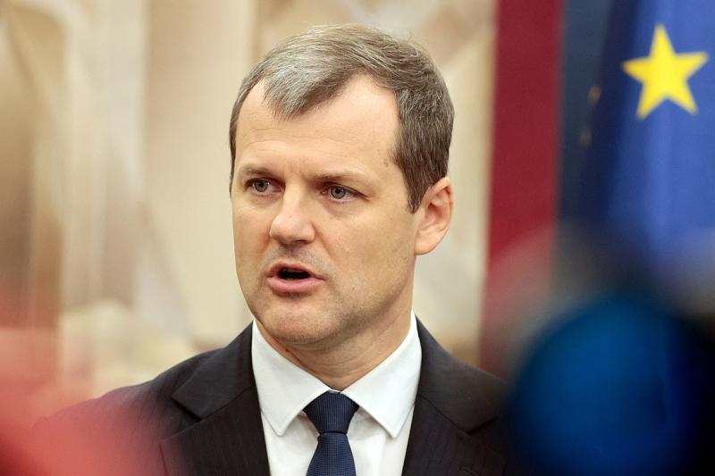 Eddig jutottunk: lemondott a miniszterelnök, akit évtizedek óta vádoltak korrupcióval.