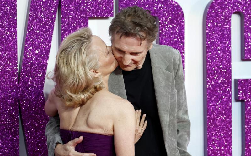 Liam Neeson és Pamela Anderson különös találkozása - Két világsztár nem várt kapcsolata

A hírességek világában gyakran megesik, hogy a legváratlanabb párosítások születnek. Ilyen volt Liam Neeson és Pamela Anderson esete is, akiknek találkozása igazi sze