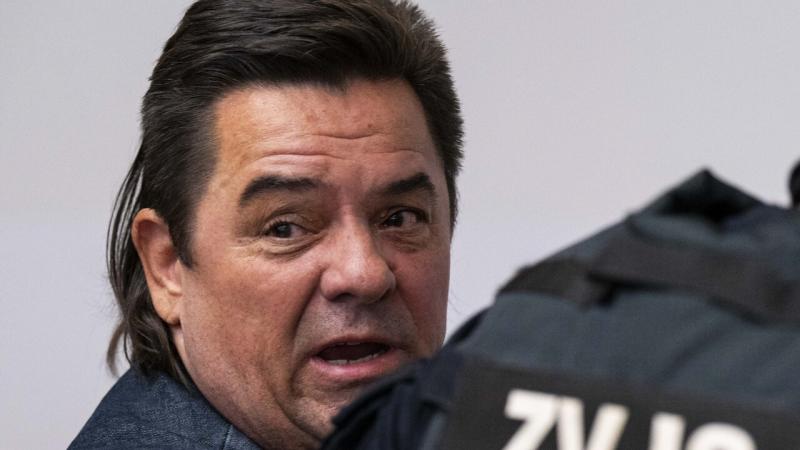 Kočner jogi képviselői egy rendkívül furfangos stratégia mentén próbálják elérni, hogy a maffiapapírokkal rendelkező üzletember kiszabaduljon a rácsok mögül. Olyan taktikákhoz folyamodnak, amelyek szinte már a lehetetlenség határát súrolják, mintha csak a