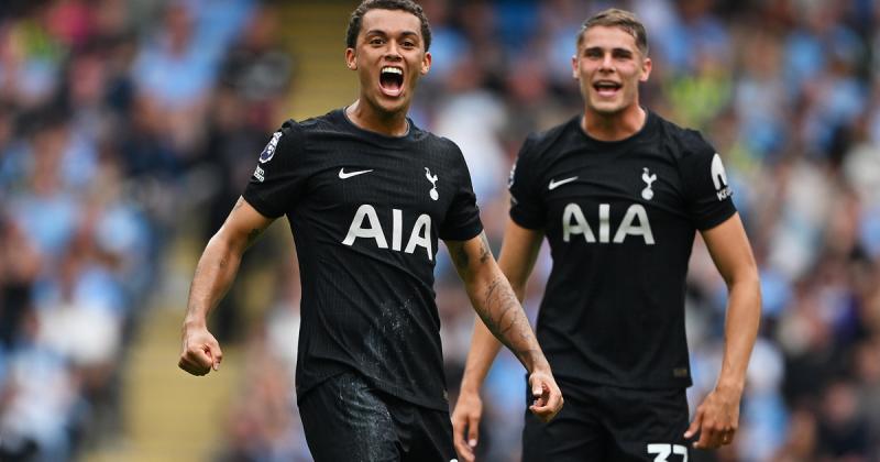 A Premier League új idényének nyitányán a Manchester City simán vereséget szenvedett el hazai pályán.