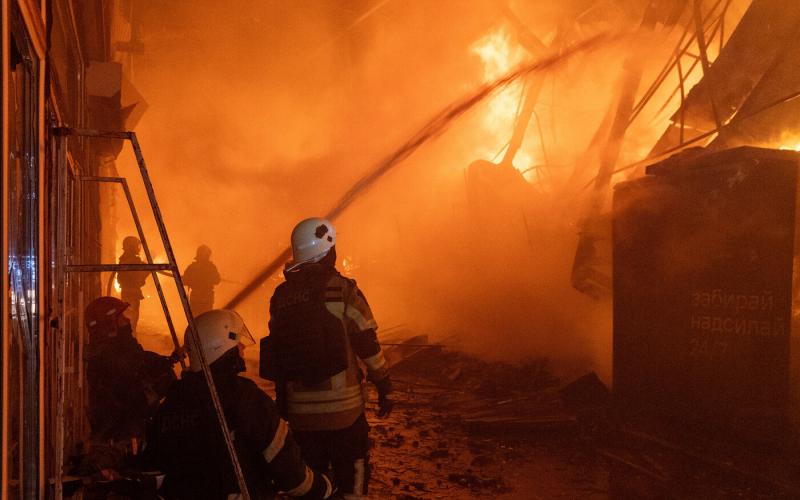 Orosz légitámadás következtében megszűnt az áramellátás Csernyihiv megyében, Észak-Ukrajnában.