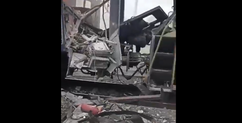 Orosz erők tüzet nyitottak egy személyvonatra Ukrajnában, ami több utas sérülését eredményezte (VIDEÓ).