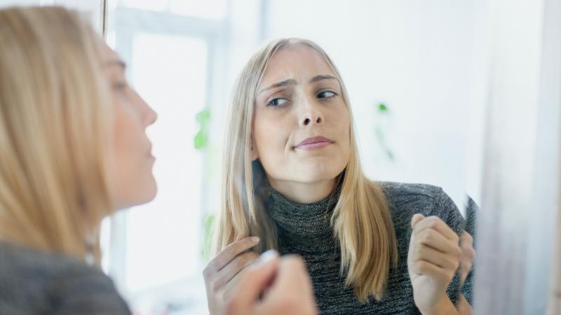 Íme, egy egyedi változat a témáról: 

Ha nem figyelsz a megfelelő hidratálásra, az arcbőröd hamar elveszíti frissességét és ragyogását. A vízhiány nem csupán szárazságot okozhat, hanem a bőröd feszességét is befolyásolhatja, így az fakóbbnak és fáradtabbn