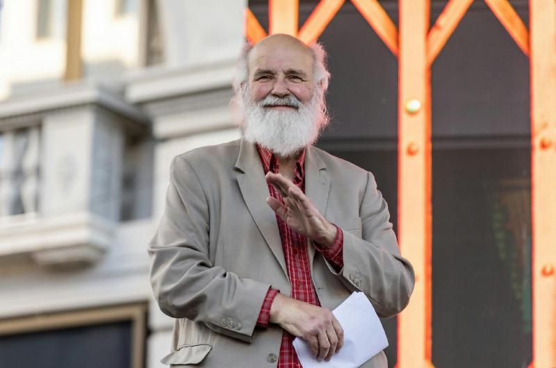 Iványi Gábor és csapata folyamatosan dolgozik a hajléktalanellátó intézmények megújításán, hogy megakadályozzák a fővárosi kormányhivatal esetleges bezárási szándékát.