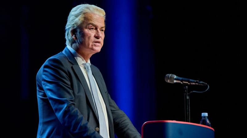 Célkeresztbe került Geert Wilders, a holland szélsőjobboldal vezetője, így úgy döntött, hogy felfüggeszti kampányát.