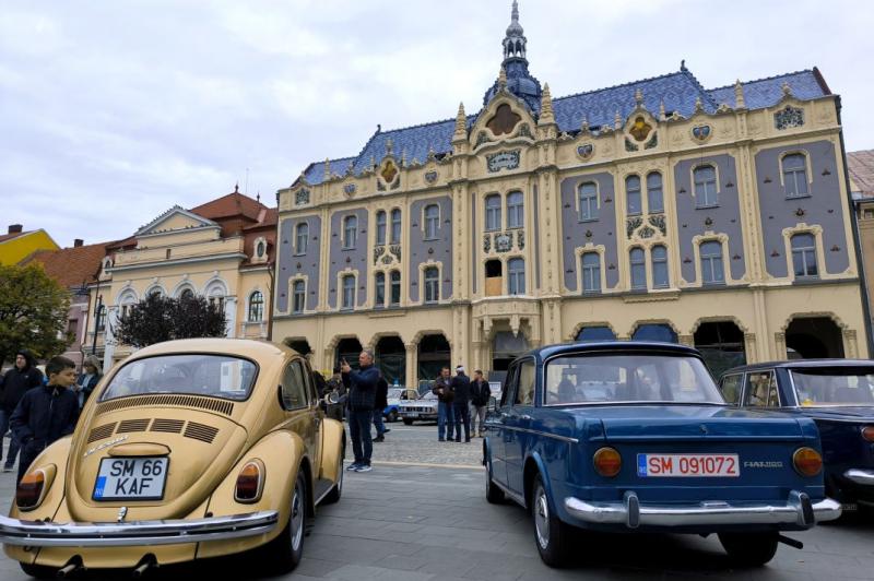 Őszi Retróparádé Szatmárnémetiben: A felhős égbolt alatt is ragyogtak a krómcsodák – KÉPGALÉRIA