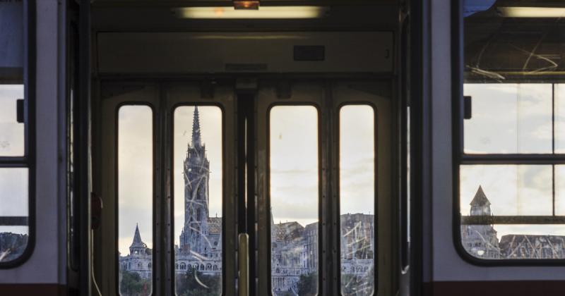 Végre fény derült arra, miért terjeng fűszag a 47-es villamoson: ezt senki sem sejtette!