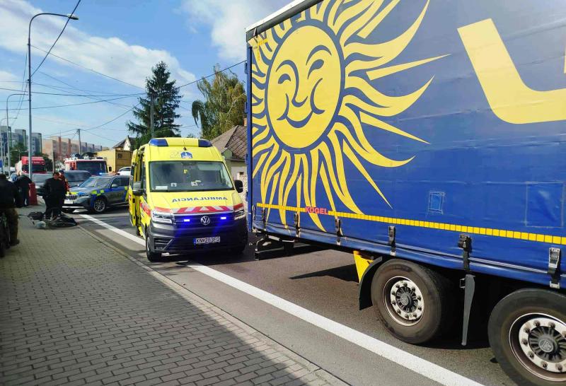 SÚLYOS BALESET: Kamion ütött el egy biciklist Nagymegyeren!